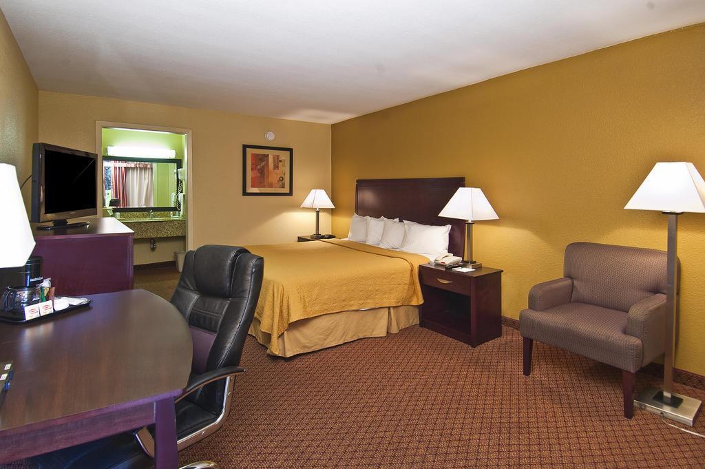 Quality Inn & Suites Baton Rouge West - Port Allen Buitenkant foto