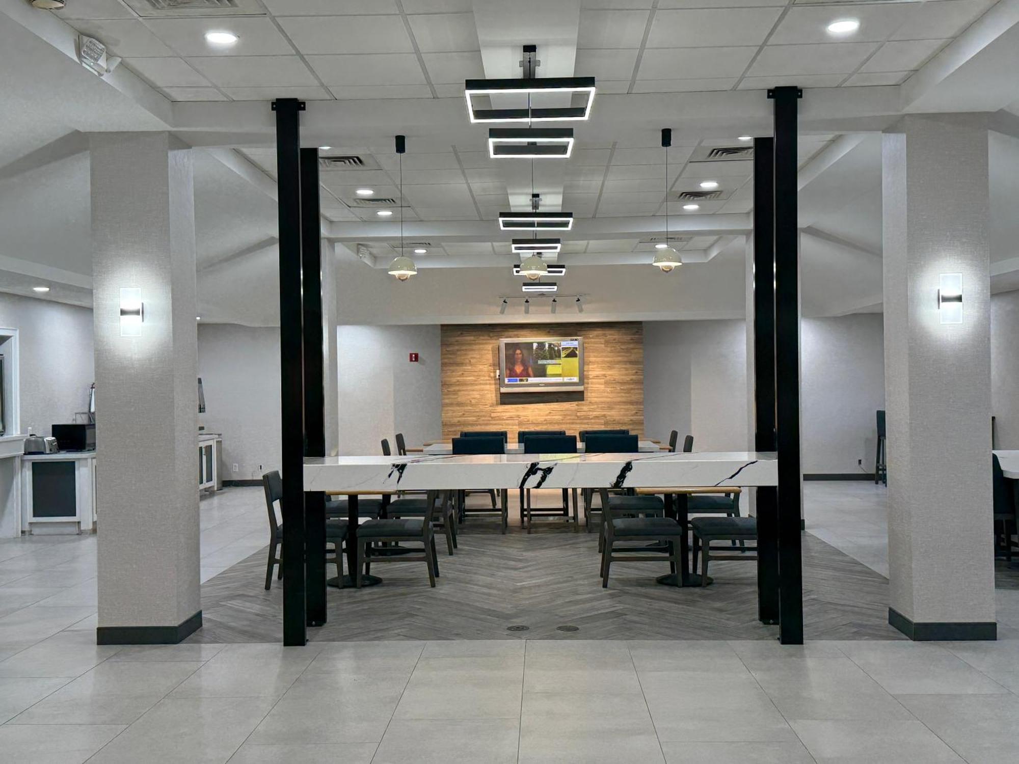 Quality Inn & Suites Baton Rouge West - Port Allen Buitenkant foto