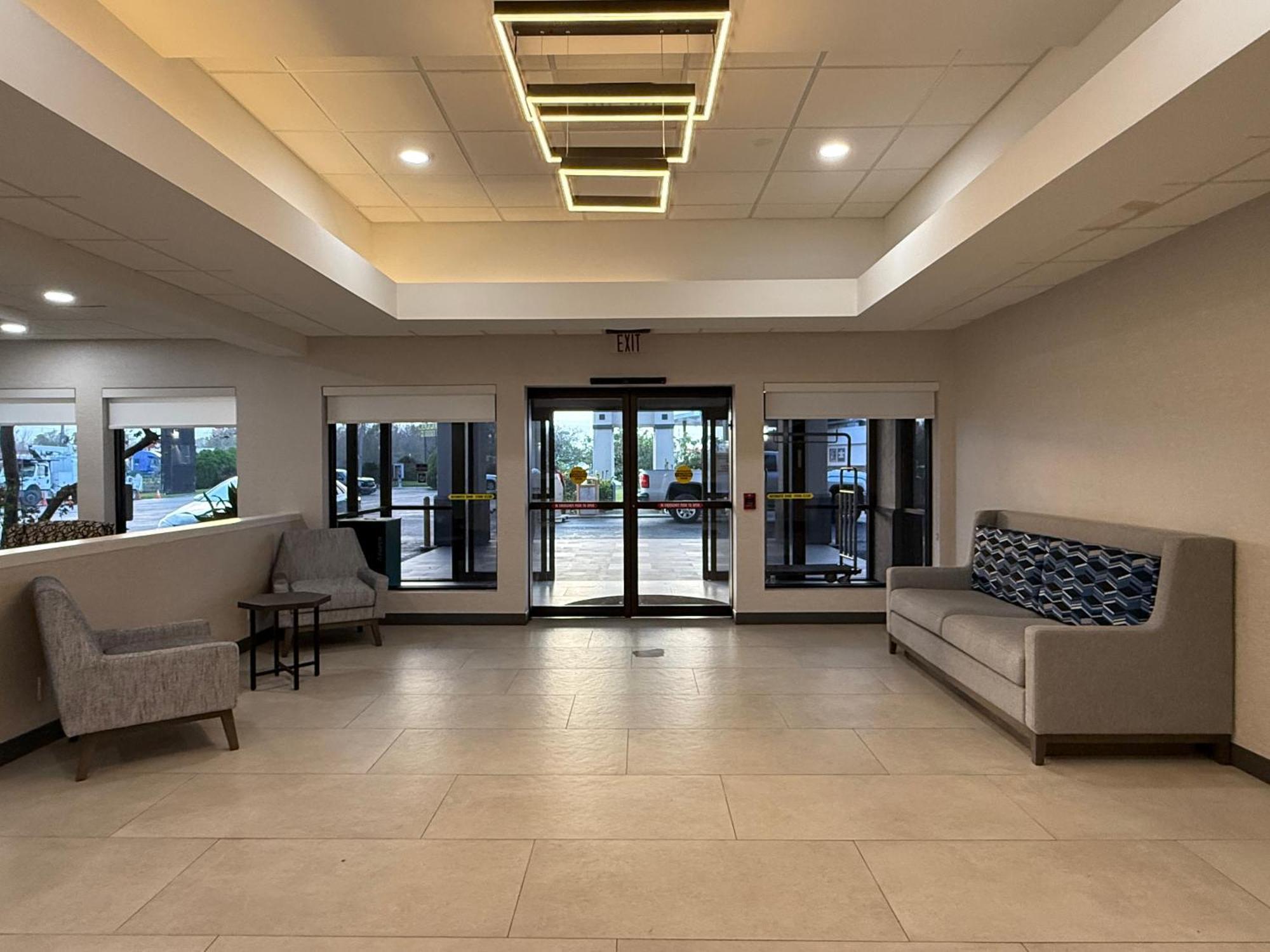 Quality Inn & Suites Baton Rouge West - Port Allen Buitenkant foto
